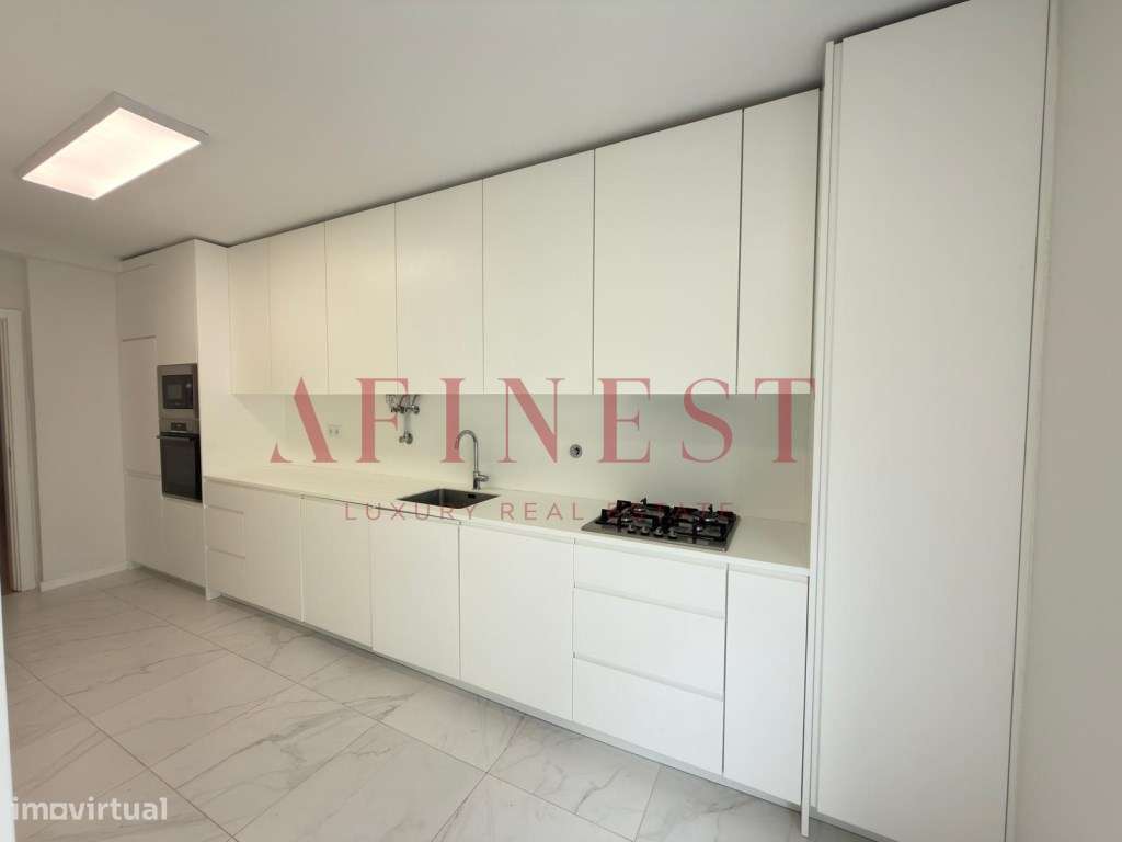 APARTAMENTO T1 REMODELADO NO ESTORIL-1