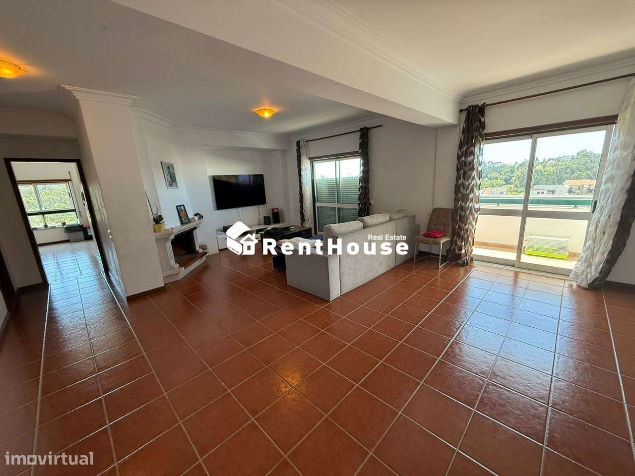 T3+1 Triplex Com Garagem | Tavarede - Grande imagem: 3/20