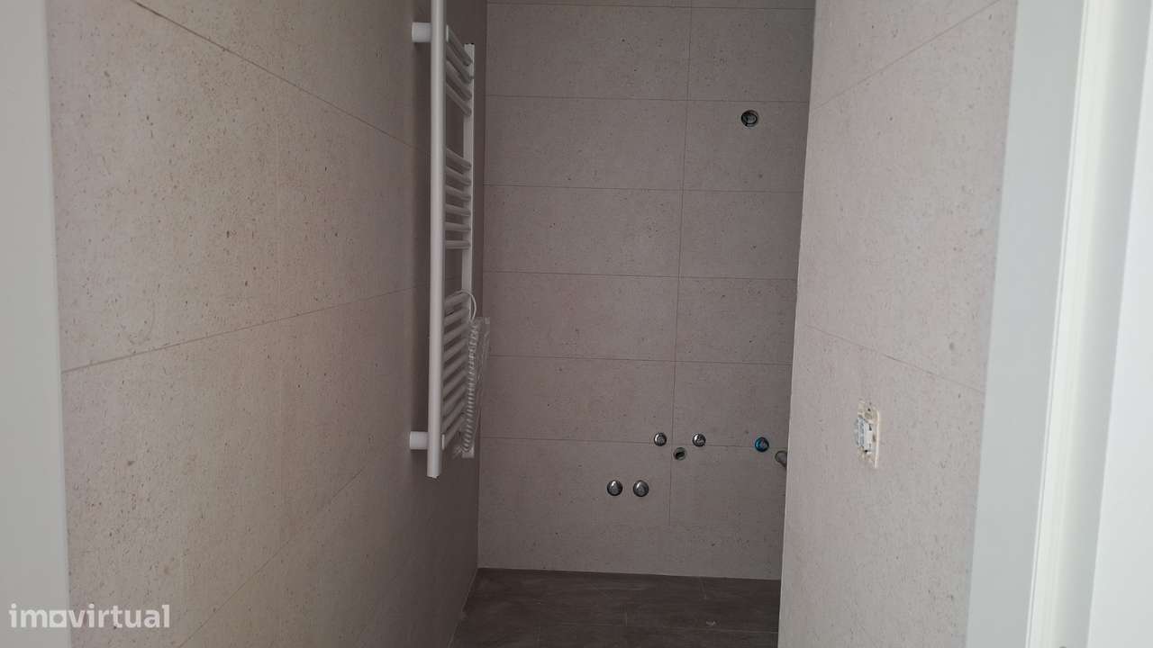 Apartamento T3 | 3 Suítes Varandas |Vista Rio Douro | Porto 2 Carros-13