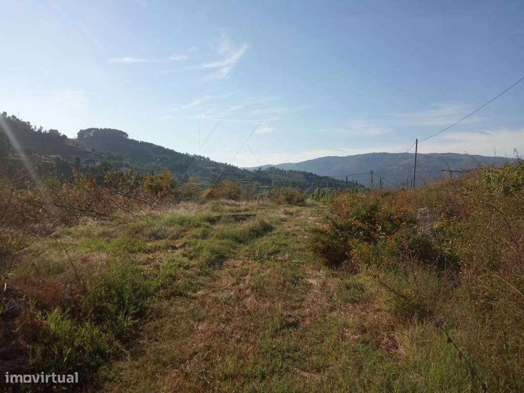 Terreno de construção c/ ruína. - Grande imagem: 2/5