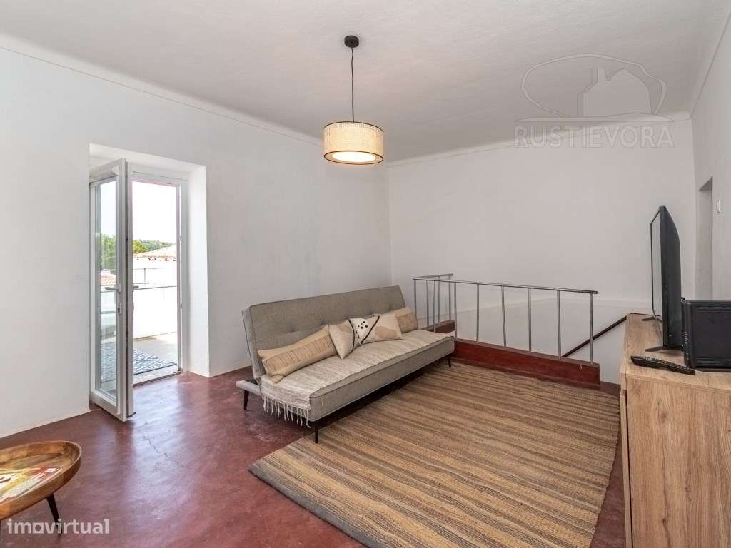 Moradia T2 em Cabeção com terraço-12