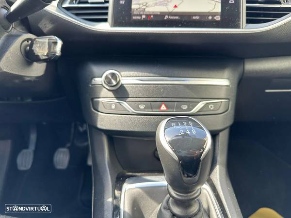 Peugeot 308 1.5 BlueHDi Allure Pack - 21