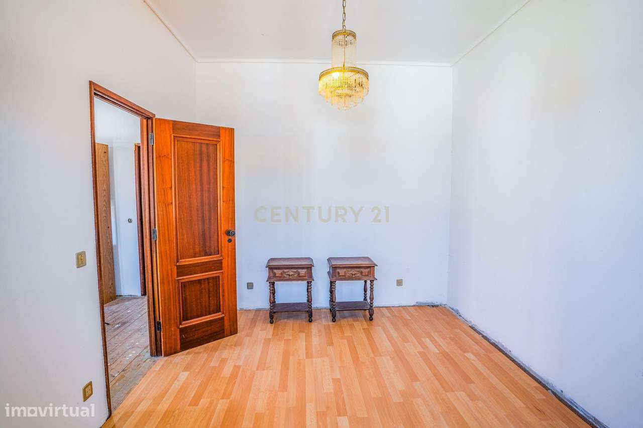 Moradia no Centro das Gaeiras. Uma casa única.-16