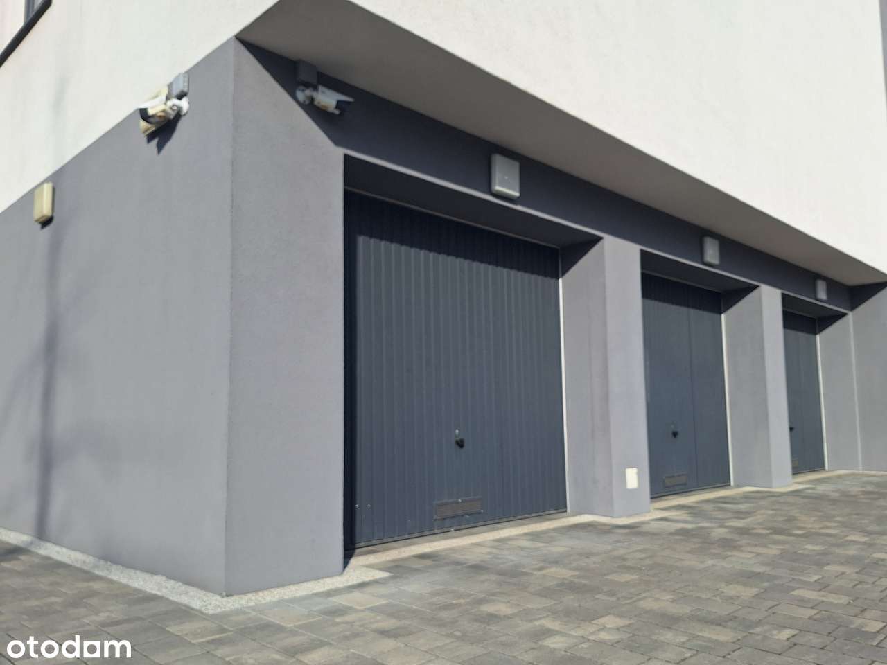 Garaż w budynku pow. 16,56 m2 Radogoszcz