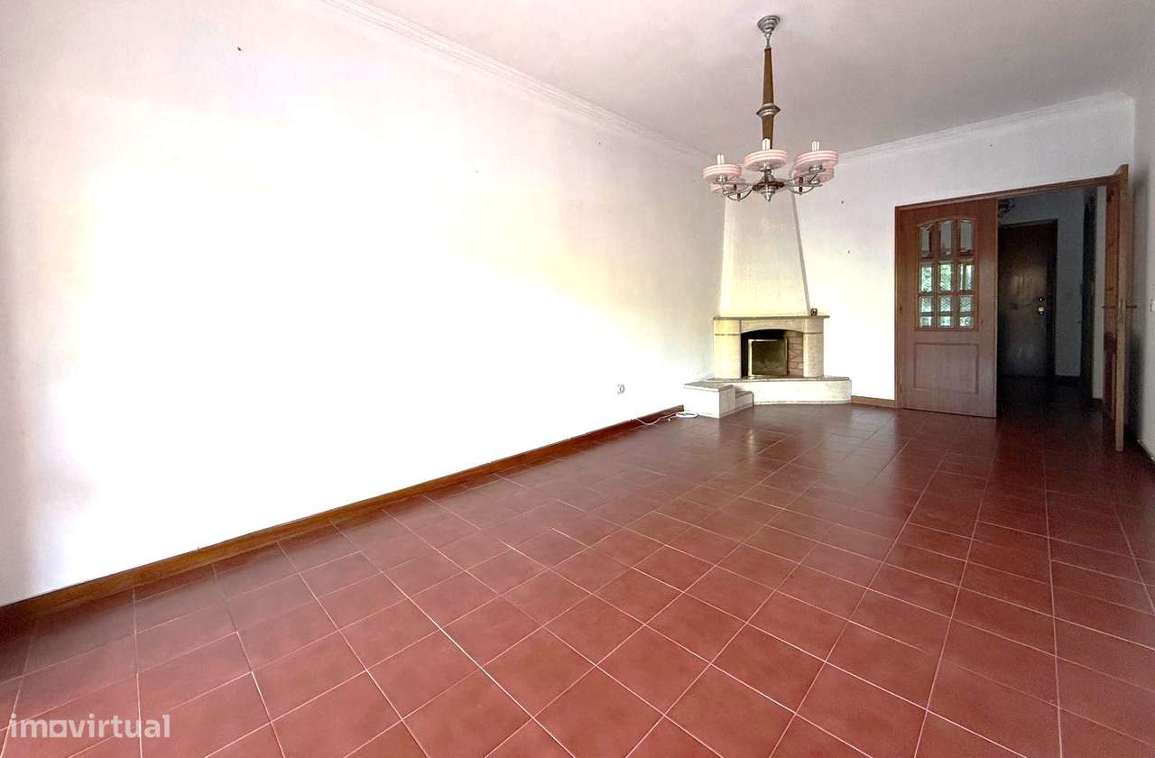 Apartamento T2 c/ terraço no Centro de Ovar-8