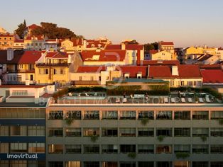 Apartamento T2 com estacionamento, em Lisboa