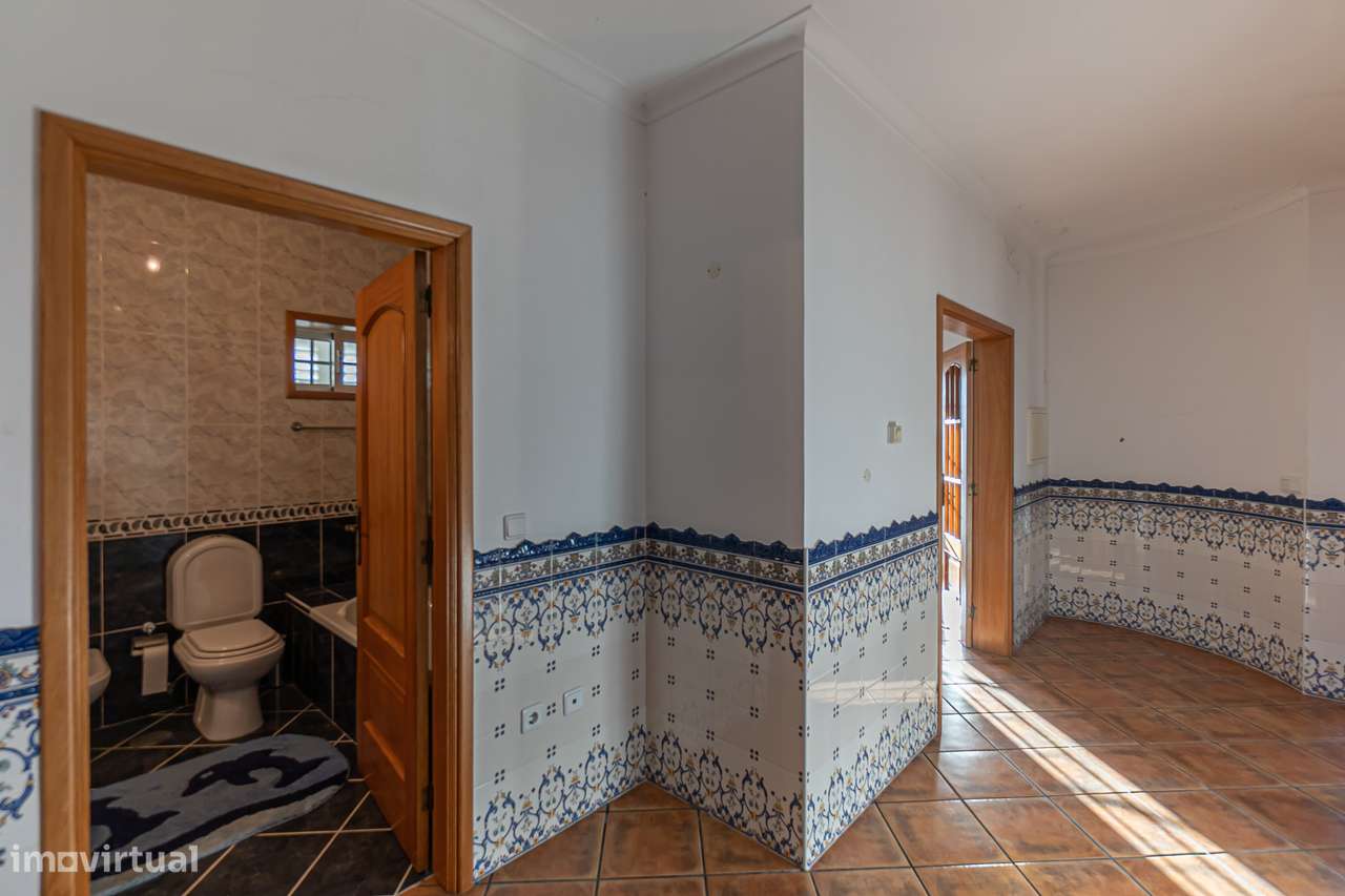 Moradia independente no centro de Alpendurada-6