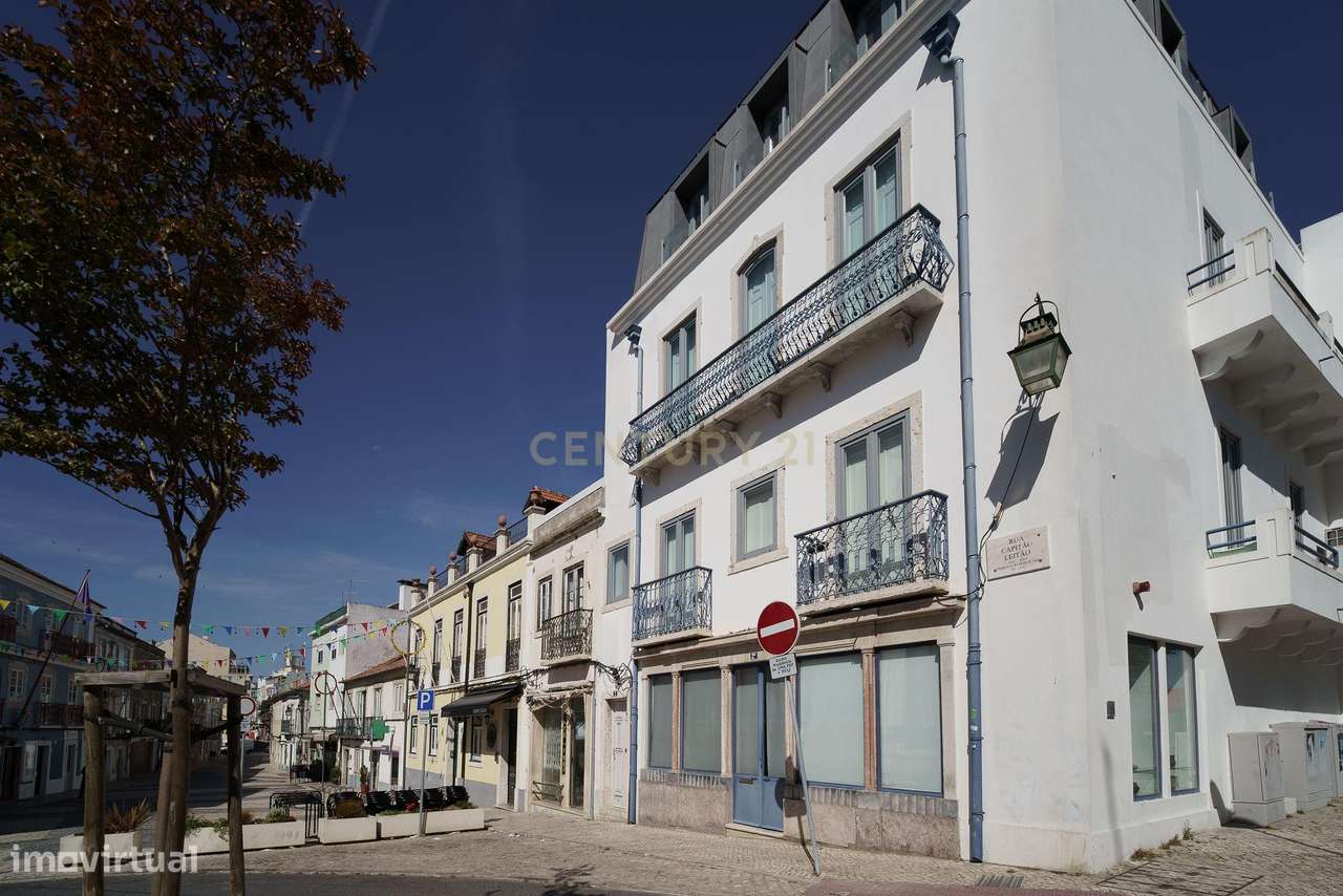 Edifício de Charme com Projecto de Recuperação - Almada-22