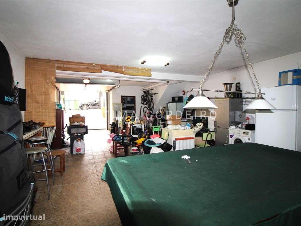 Excelente Moradia T3+1 com garagem em zona privilegiada-27