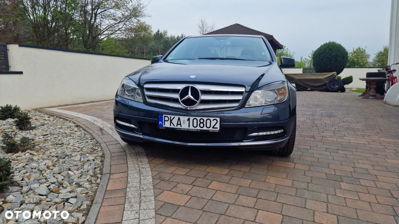 Mercedes-Benz Klasa C 180 CGI Automatik BlueEFFICIENCY Avantgarde - 2