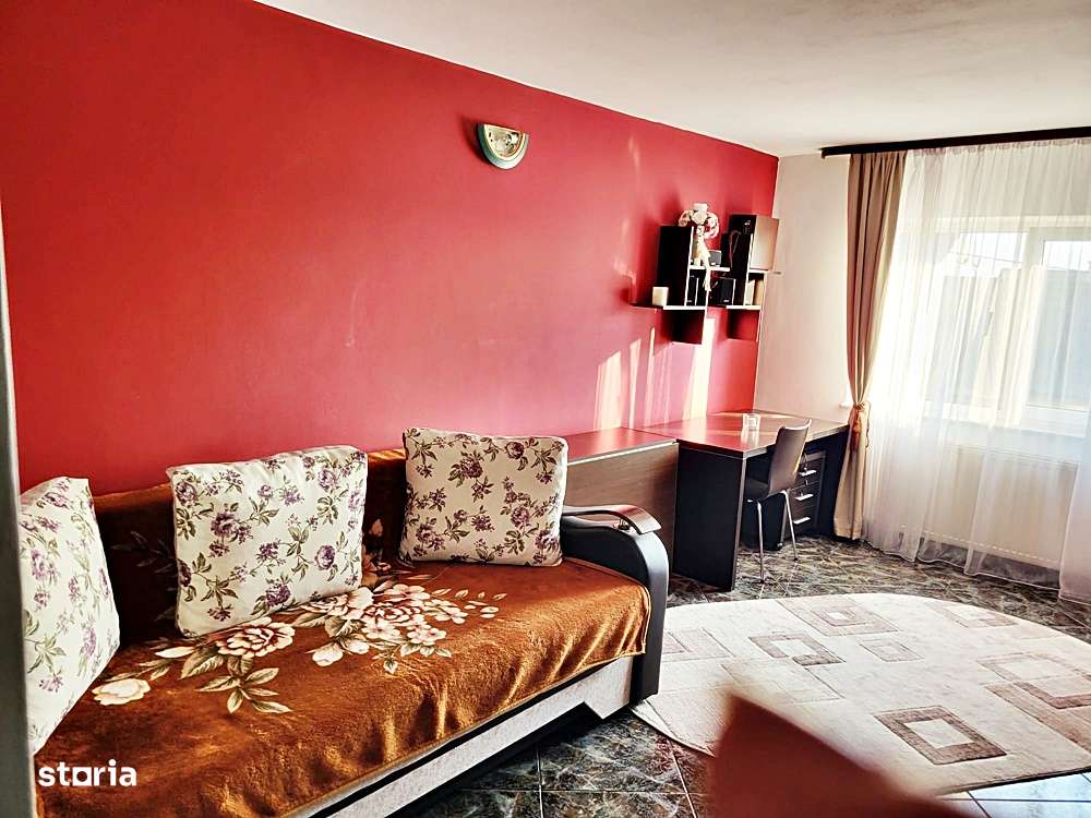 Codlea, apartament 2 camere decomandat, etaj 1, mobilat, 75000 euro - Imagine principală: 1/9