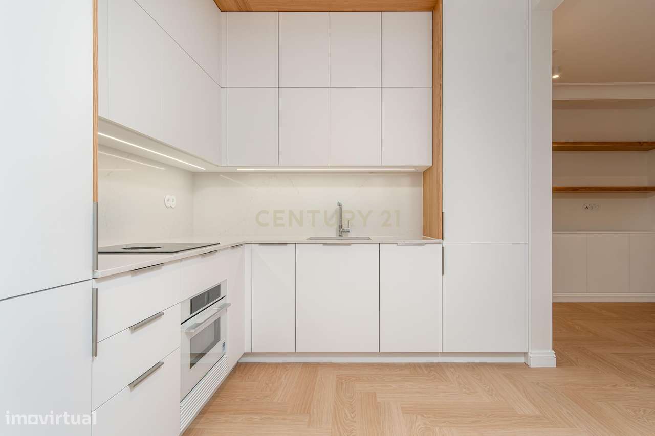 Apartamento T1 totalmente remodelado com garagem no Centro de Lisboa- - Grande imagem: 4/22