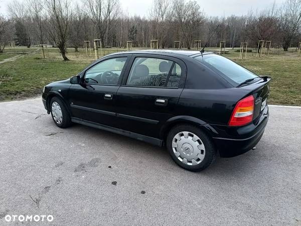 Opel Astra - 4