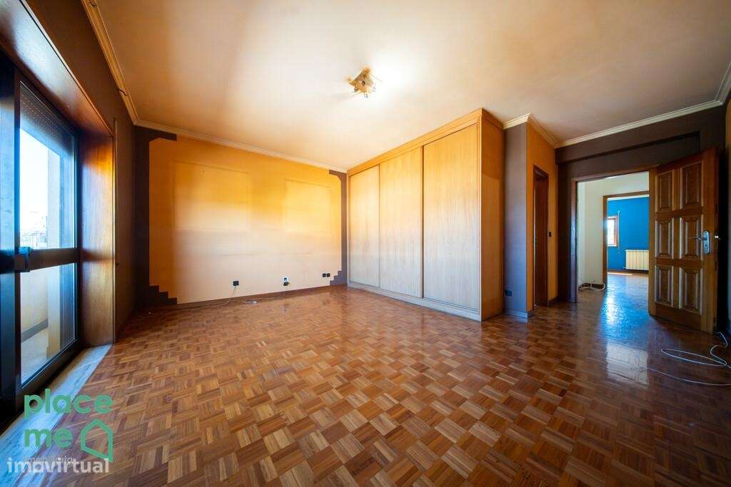 Moradia Individual com mais de 900m2 em Palmeira, Braga-23