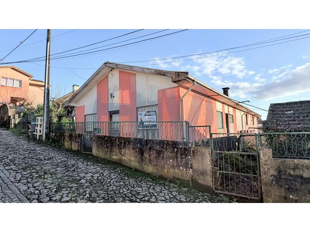 Moradia Térrea T3 para Renovação com Terreno urbano de 3.000 m² - F...-15