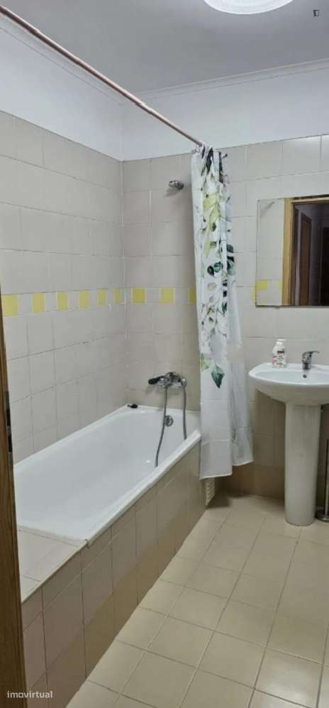 Quarto - localizado em Lumiar Lisbon - Grande imagem: 2/10