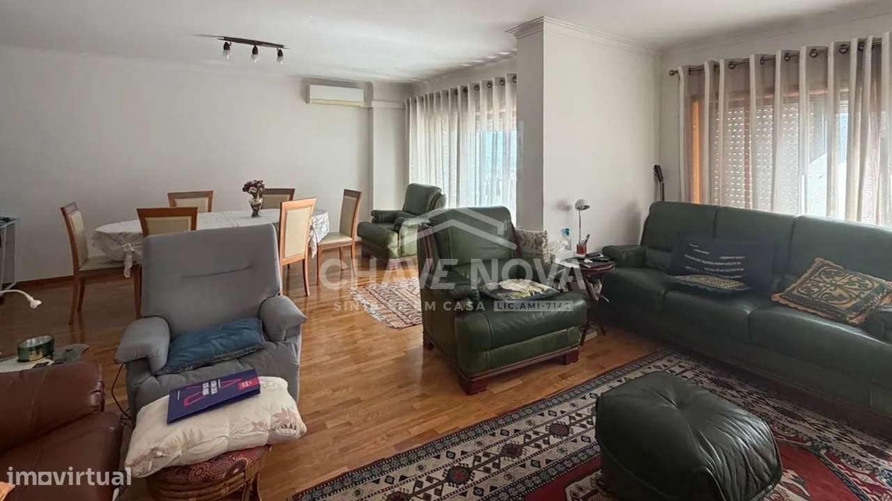 T3 Condominio Fechado c/ Garagem Box em Vilar do Paraíso-1