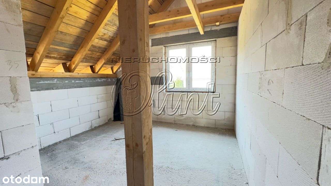 Dom z basenem na sprzedaż-14