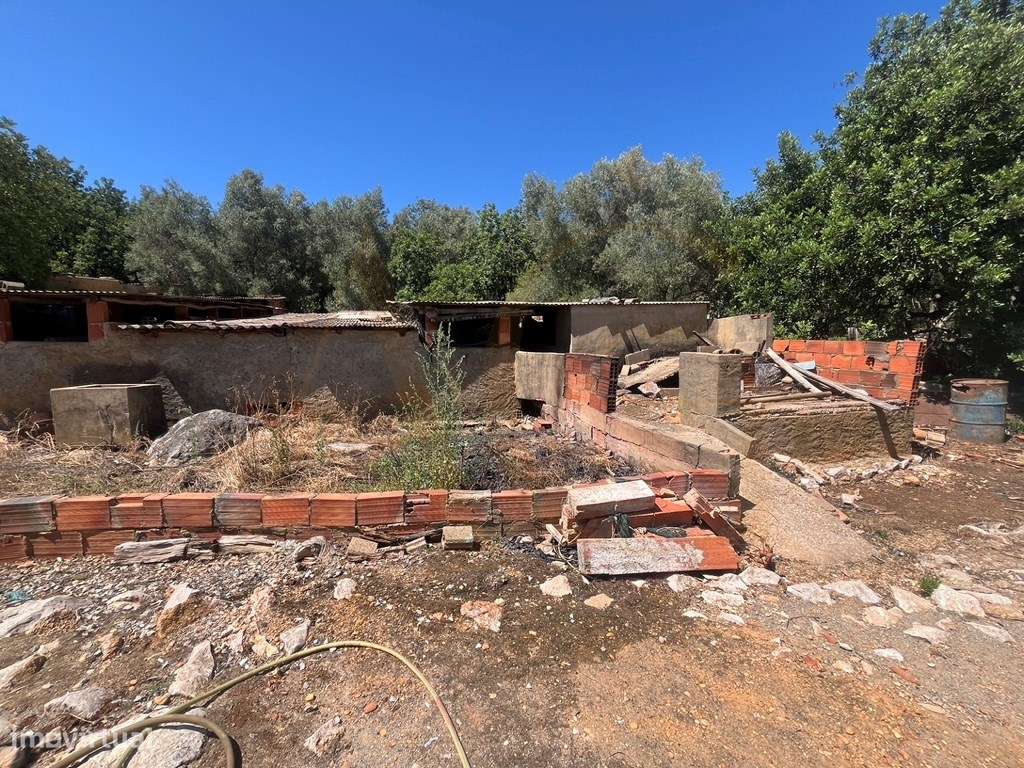 Quinta com duas casas, vistas para o mar e 11.940 m² de terreno em ...-35