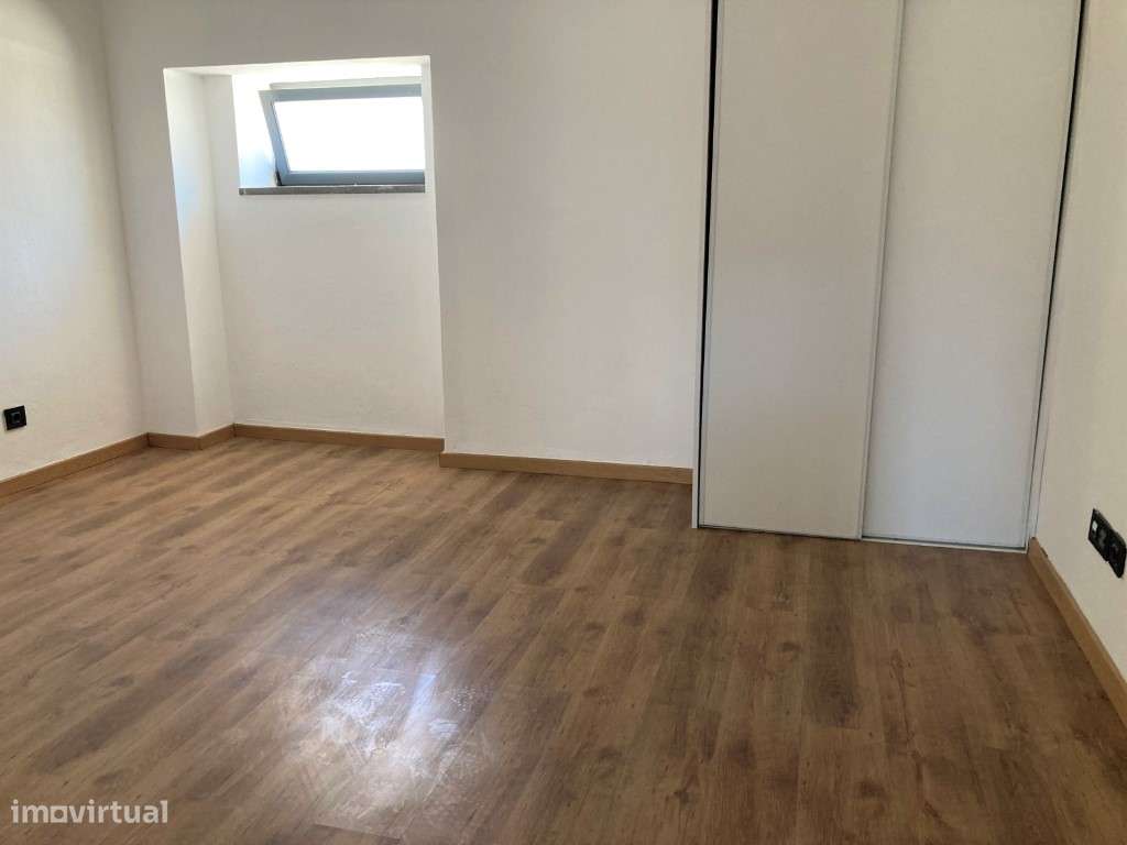 Excelente Moradia T3, Alcoitão, Alcabideche, totalmente remodelada - Grande imagem: 5/17