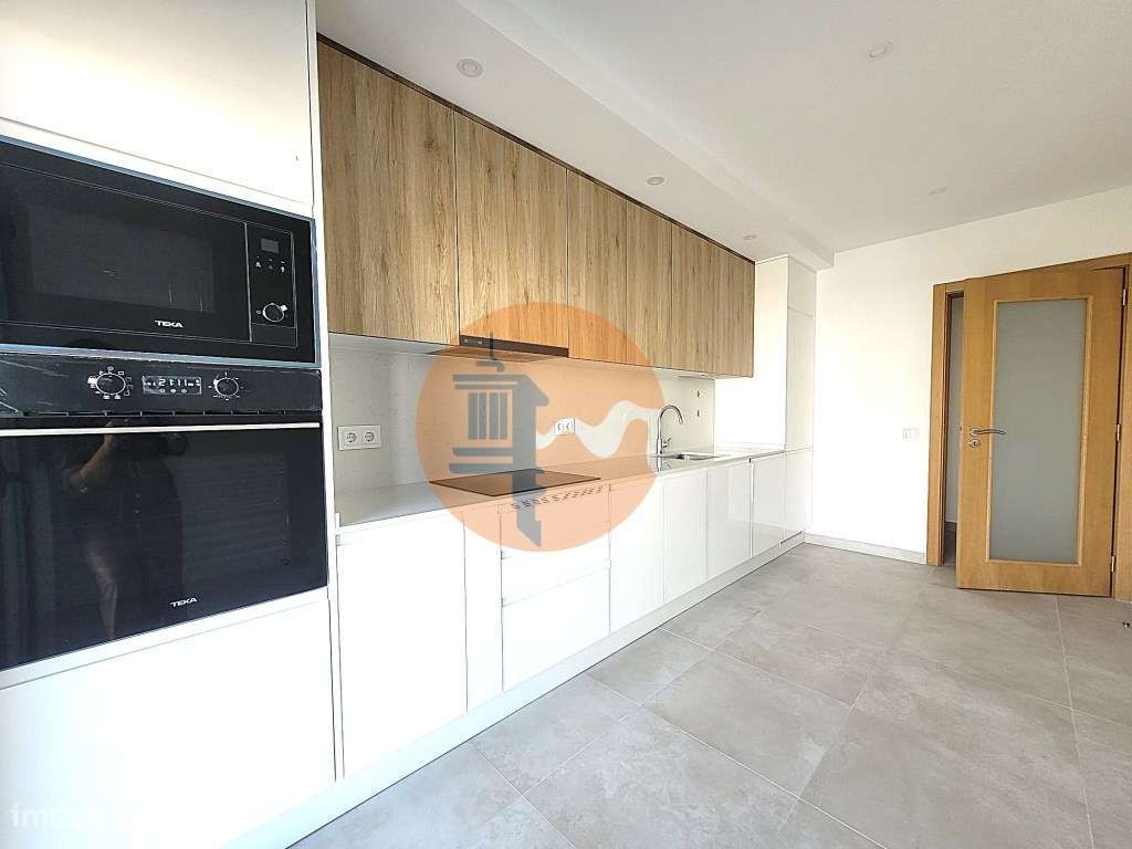 Apartamento T2 no centro de Armação de Pera a um passo da praia! - Grande imagem: 4/46