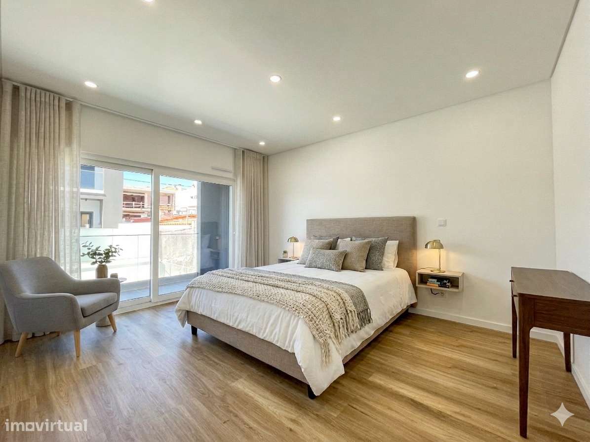 Moradia T4 com Piscina - Santa Iria de Azoia (Bairro da Salvação)-2