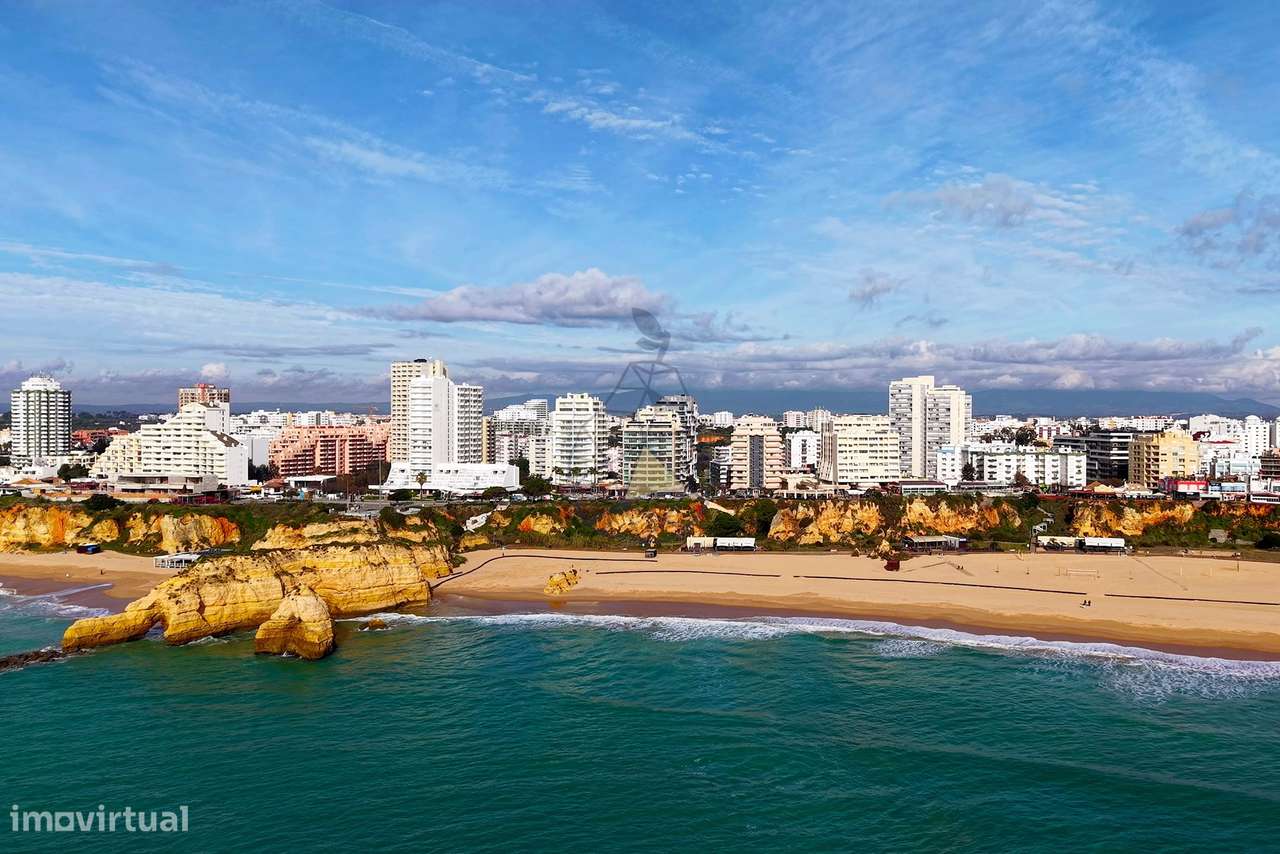 Apartamento  T1 +1 , com Licença de Alojamento Local na Primeira linha-32