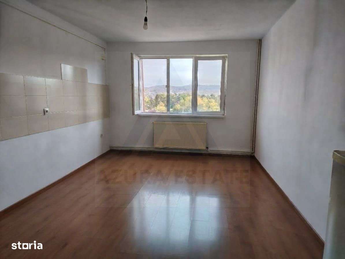 Apartament 3 camere nemobilat 52 mp utili zona Trei Stejari-0