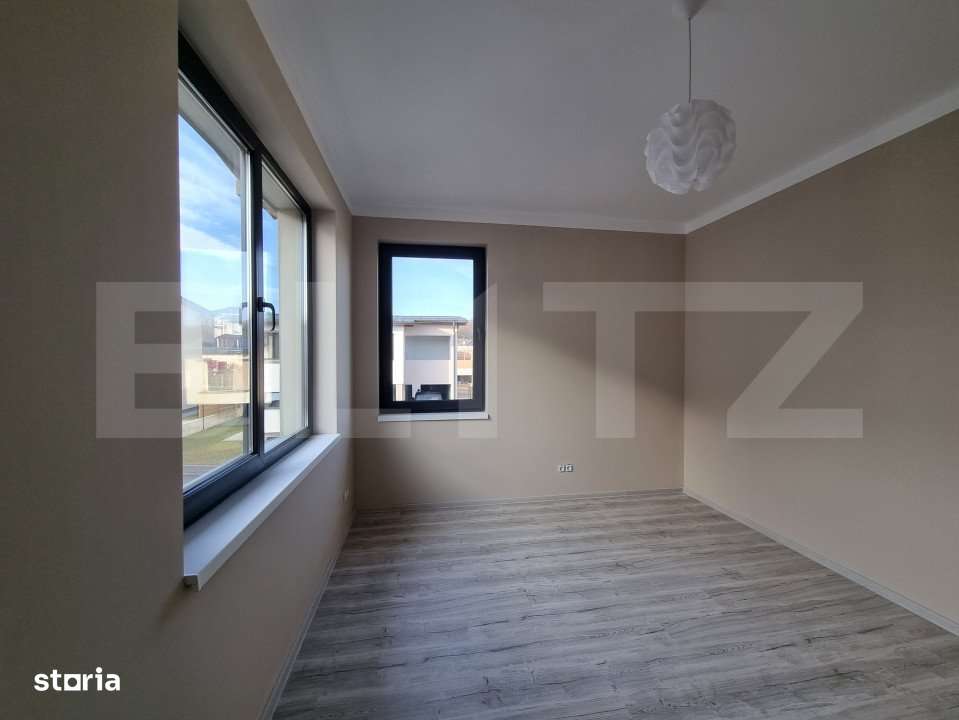 Casa 4 camere, 139mp, curte, terasa, 3 parcari, ansamblu privat, Dezmi - Imagine principală: 5/8