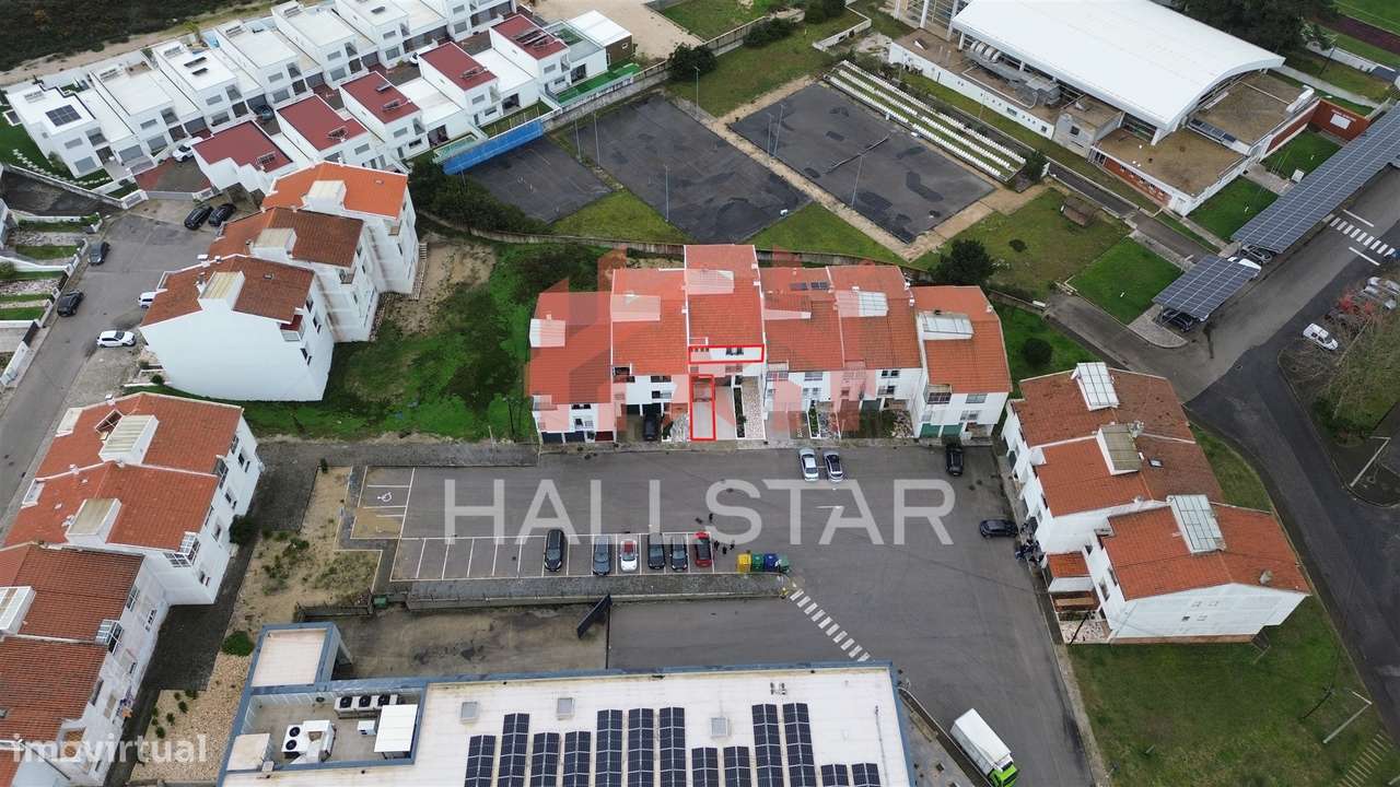 Apartamento T3 / Cozinha Equipada e Terraço / Nazaré-34