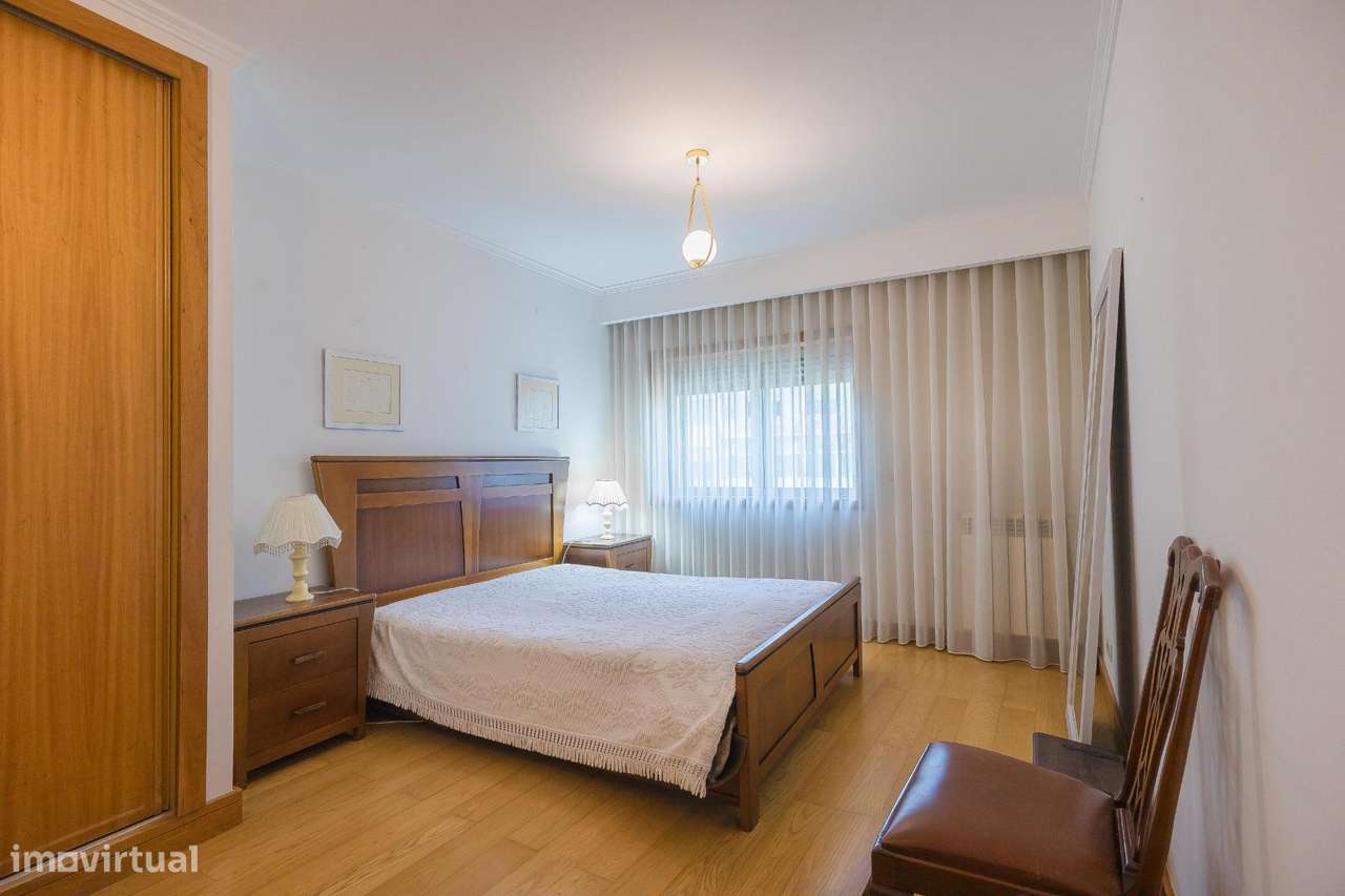 Apartamento T3 Exclusivo na Rua Soares dos Reis – Vila Nova de Gaia-16