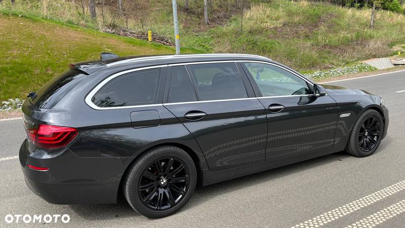 BMW Seria 5 520d xDrive - 10