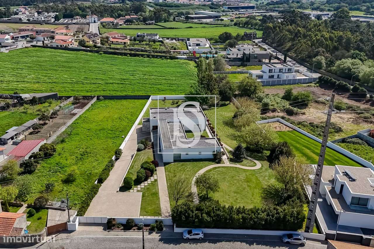 Moradia de Luxo, Térrea, c/ piscina interior aquecida, na Póvoa de Var - Grande imagem: 2/53