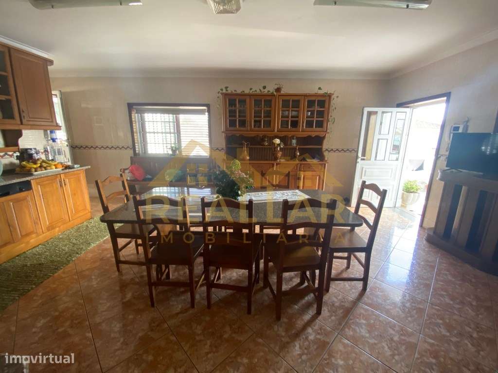 Moradia T3 com restaurante em Lordelo - Guimarães - Grande imagem: 2/30