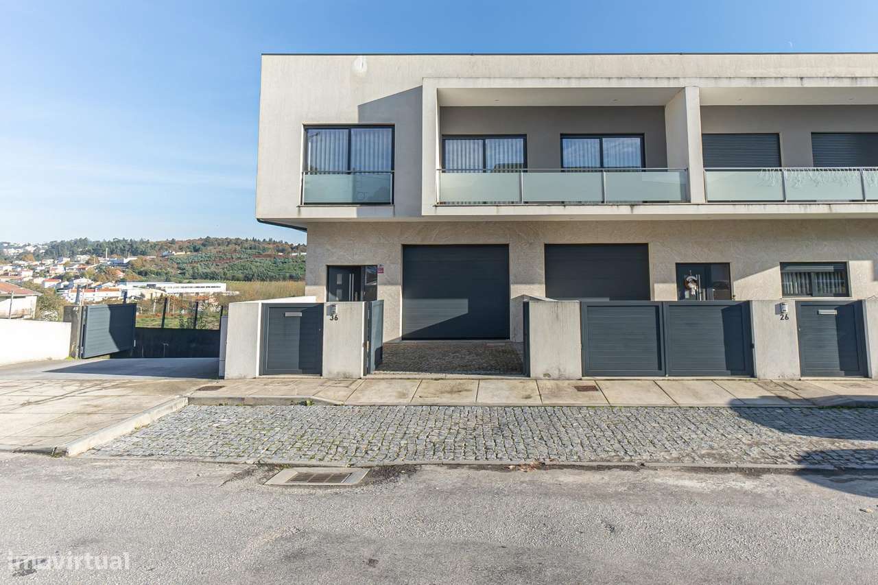 Moradia T3 em Lousada | Terraço e Garagem-42