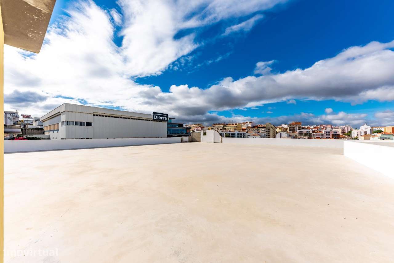 Armazém Industrial com 5 Pisos no Prior Velho, Loures-47