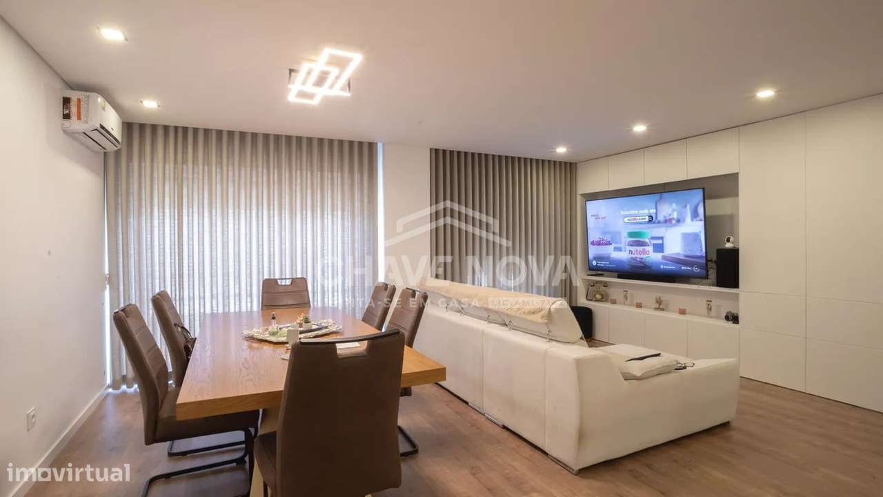 Apartamento T3 Renovado em São João da Madeira-0
