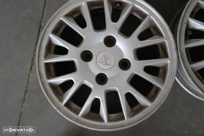 Conjunto de jantes 15 polegadas Mitsubishi 4x114.3 Space Star Carisma - 4