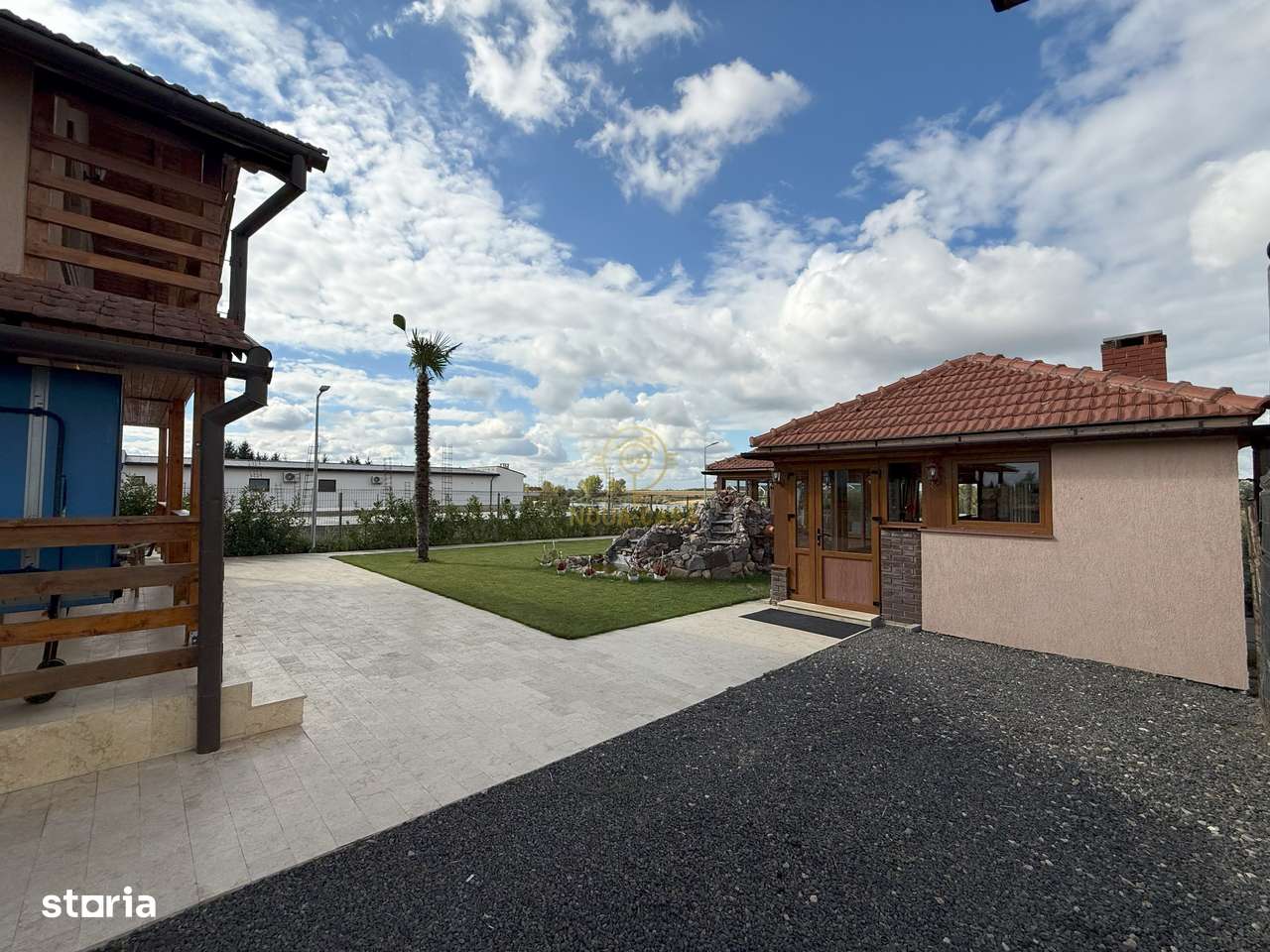 Vila de vanzare in APA-NORD  cu 2 Piscine/Zona de Relaxare/Acces lac-7