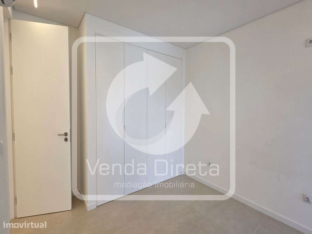 Apartamento T4 no 'Baía Residence' no Barreiro.-20