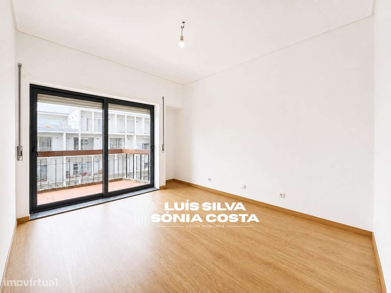 Apartamento T3 Completamente Remodelado | Elevador | Varandas |...-17