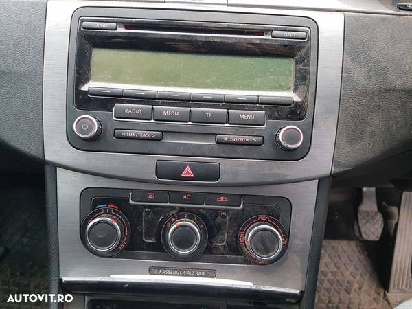 Unitate Radio CD Player VW Passat B7 2010 - 2015 - 1