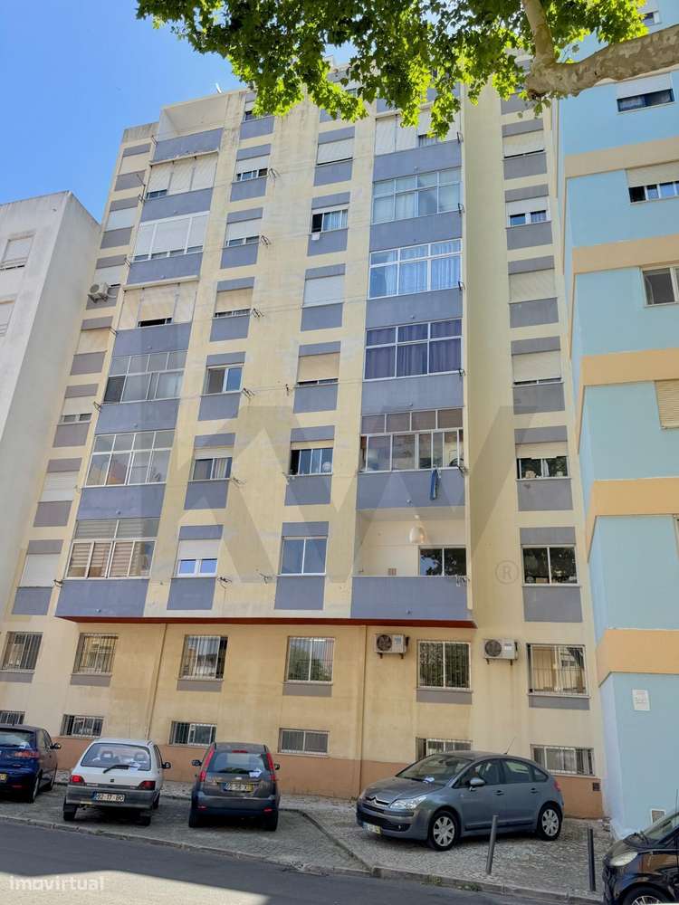 Excelente Oportunidade em Setúbal: T2 Parcialmente Renovado no Centro-25
