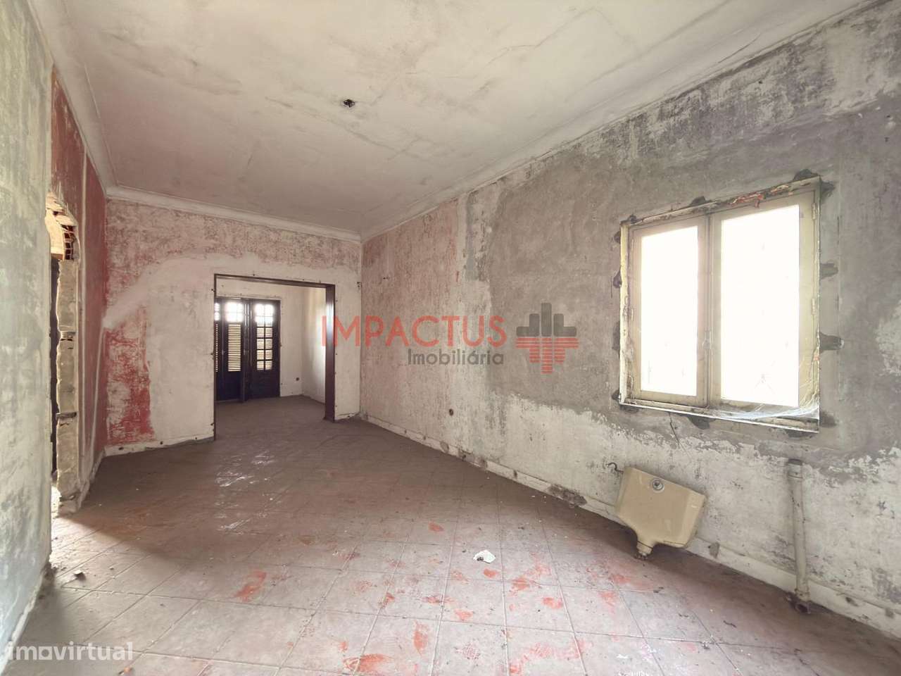 Moradia para Recuperar no Castêlo da Maia-14