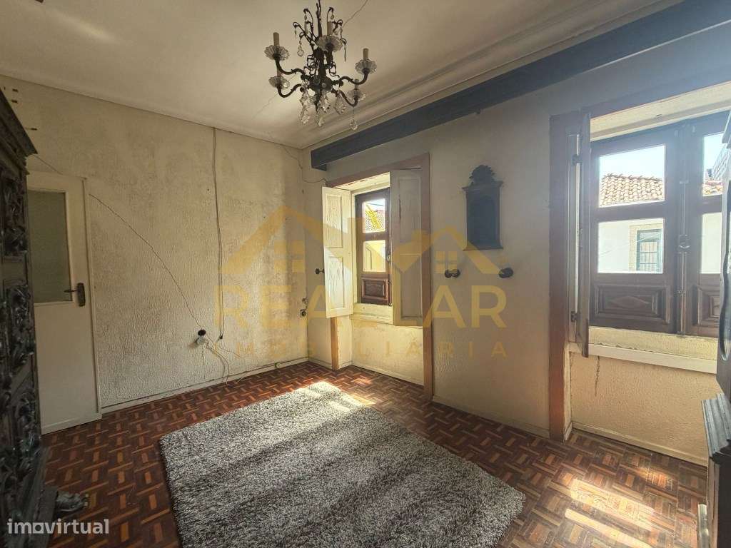 Oportunidade Única no Coração do Centro Histórico de Vila do Conde-18