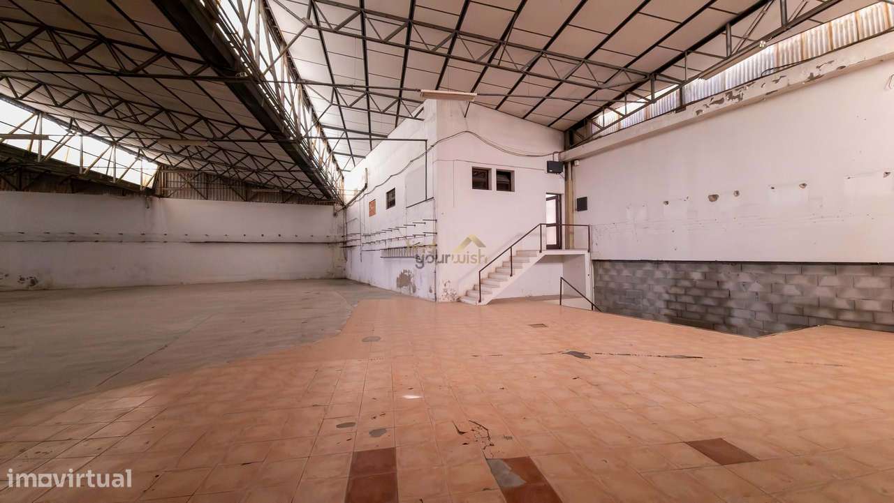 Armazém de cerâmica localizada no centro de Vestiaria.-18