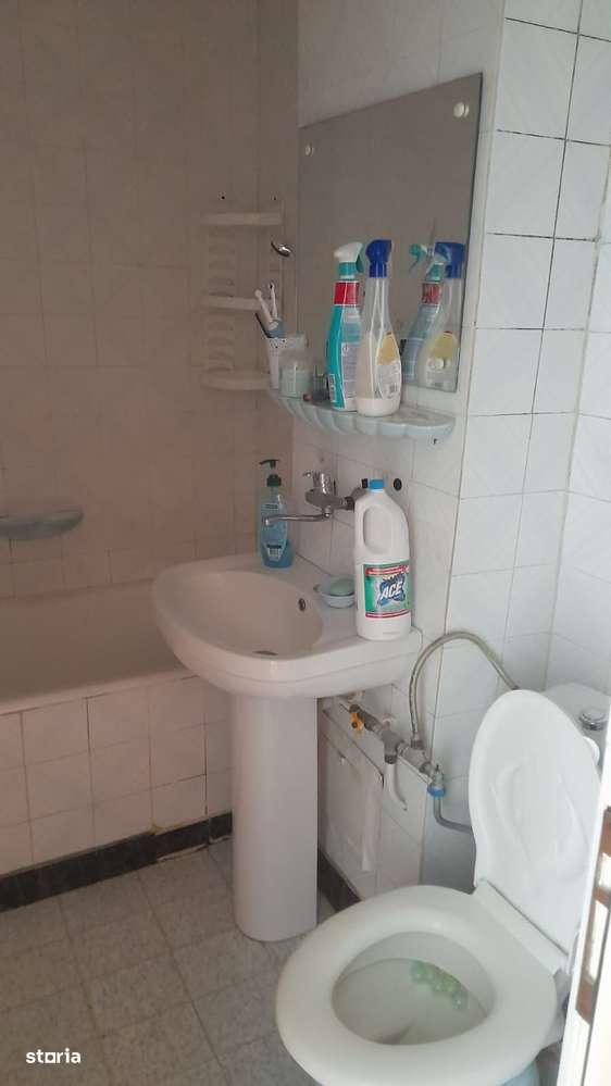 Vând apartament cu 3 camere, Mioveni-1