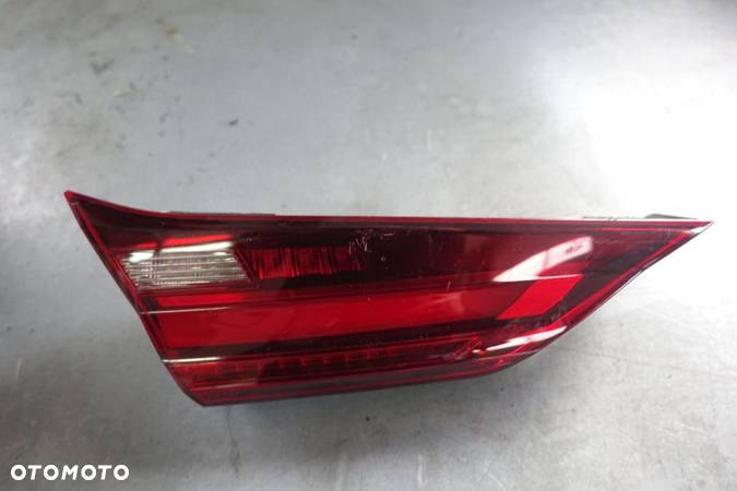 LAMPA  LEWY TYŁ BMW F40 LED W KLAPĘ - 2