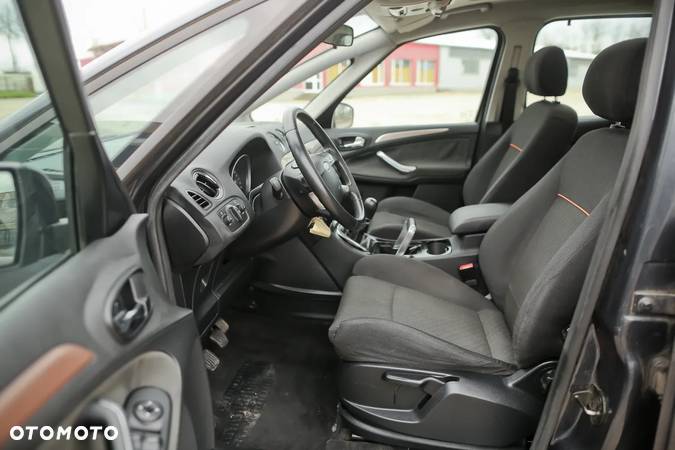 Ford S-Max 2.0 Titanium - 23