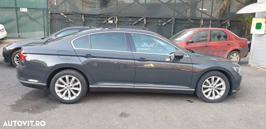 Volkswagen Passat 2.0 TDI DSG Highline - 18